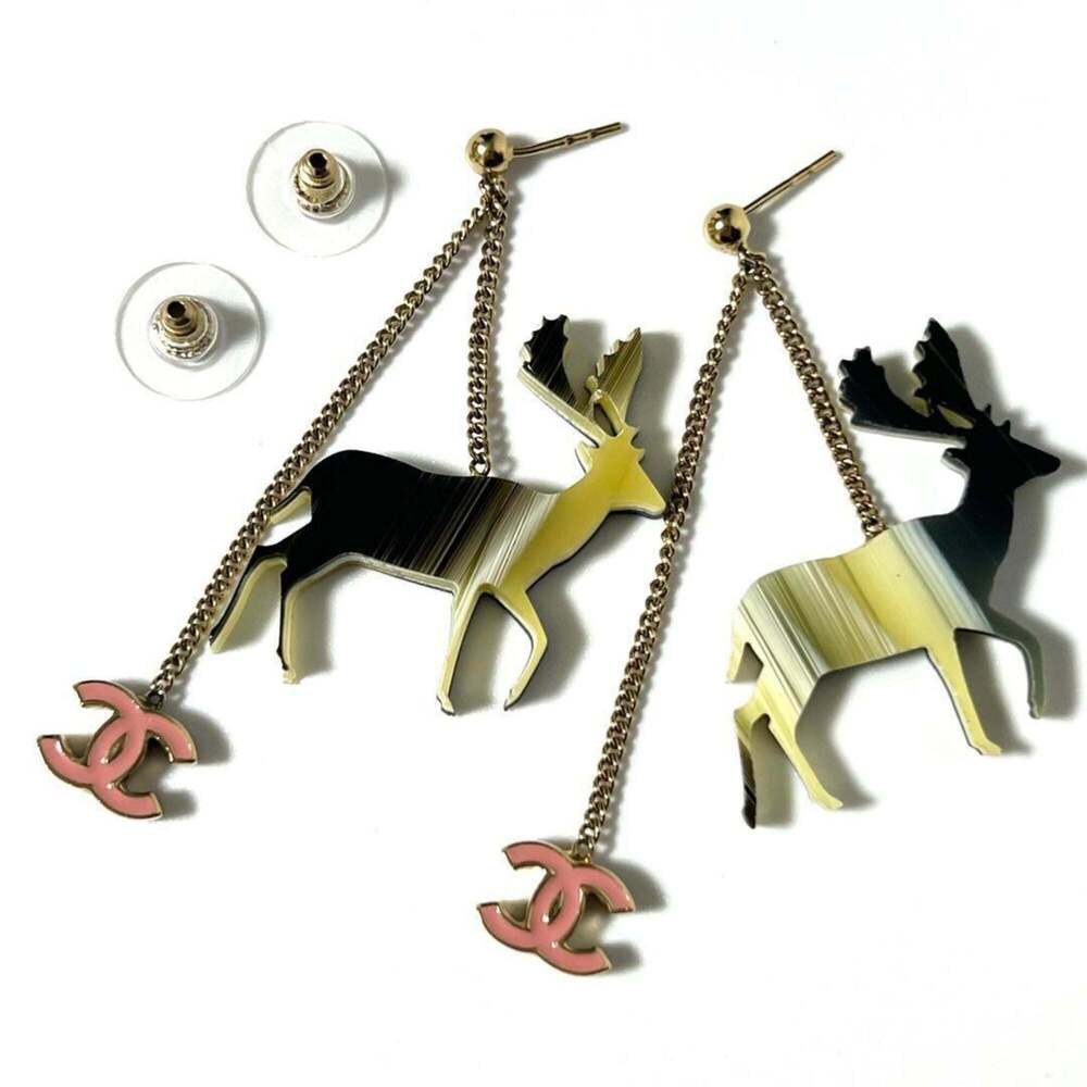 CHANEL Authentic Earrings - Picture 2 of 10